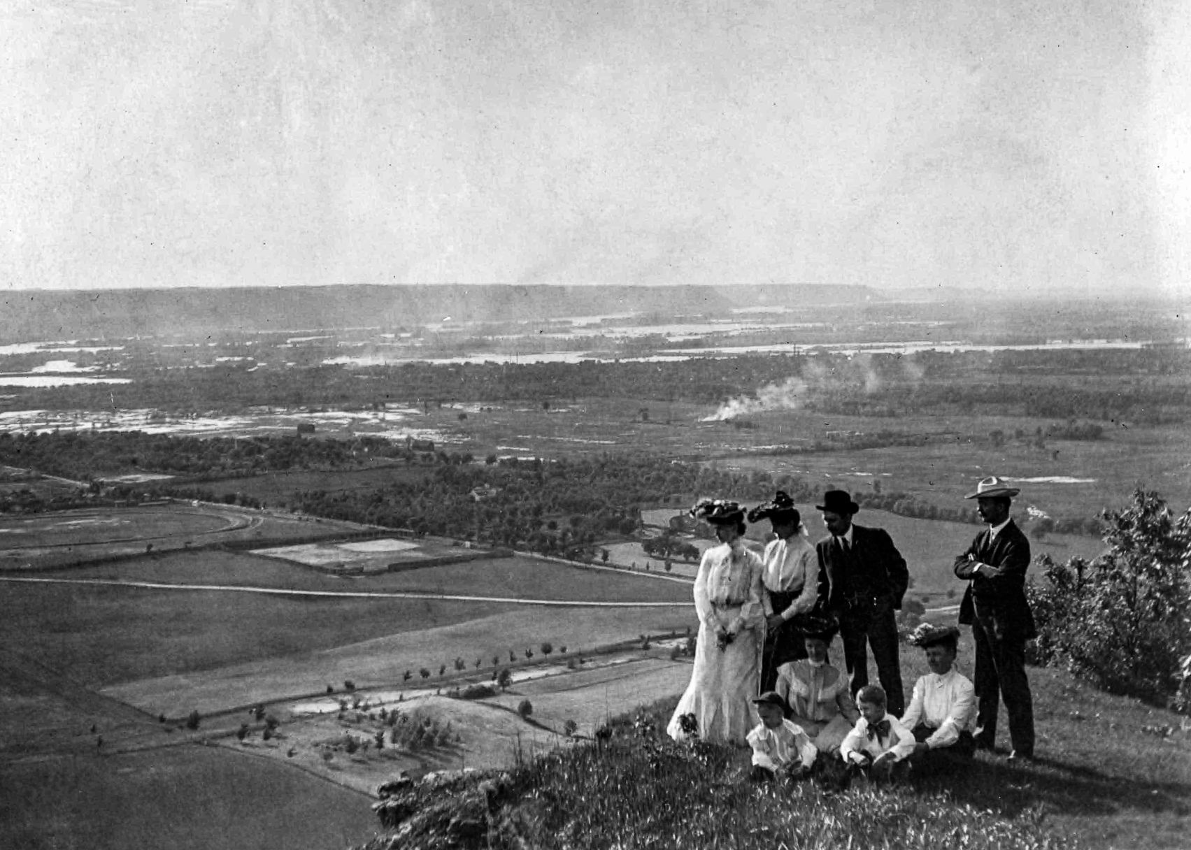 Murphy Library, View from Grandad Bluff, 1904